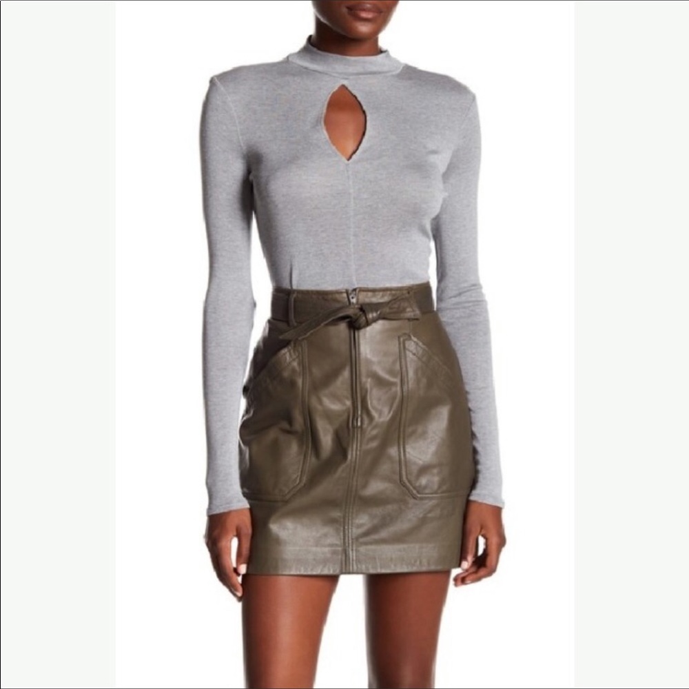 Frame 💯 % Silk Mock Neck Gray Ling Sleeve Top